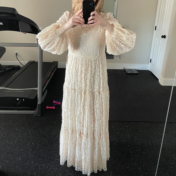 EMBER DRESS IN IVORY LACE - Picture 7 of 7